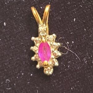 Gold pendant with stone 14k